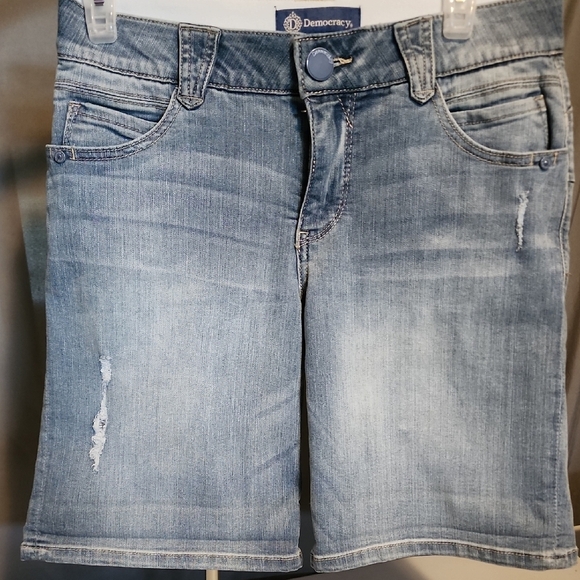 Trendy Democracy Blue Denim Shorts - Picture 1 of 9